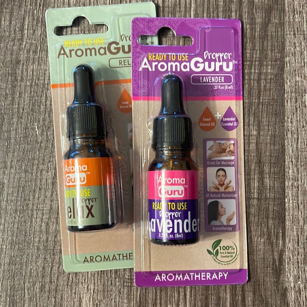 NWT 2 piece bundle. Easy to apply dropper. Can be used in your warmers too.
